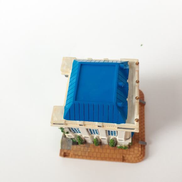 Liberty Falls Collection NEW Liberty Falls Theatre AH208 with Dusting Snow Mini - Picture 7 of 13